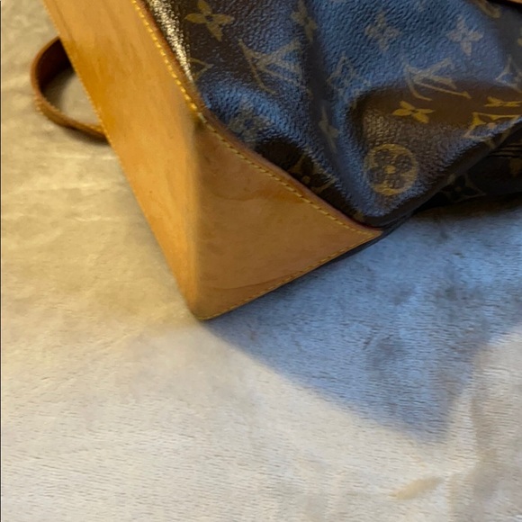SOLD Authentic Louis Vuitton handbag - Picture 11 of 13